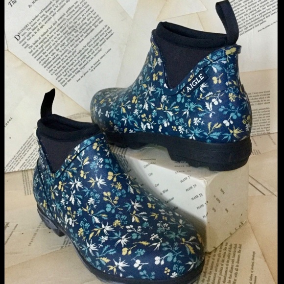 Aigle Blue Floral Lug Sole Rain Ankle Boot 37/6 - Picture 5 of 6